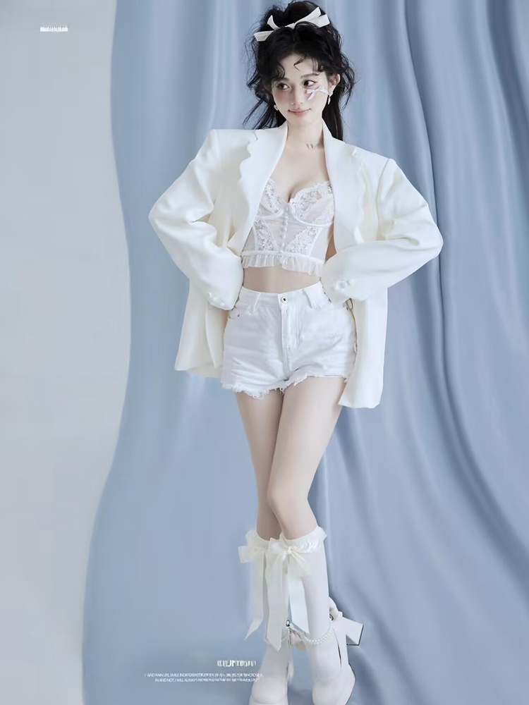 Photography Studio - Studio Photography Suit White Simple Girl